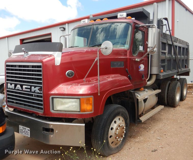 image for item DJ8843 2006 Mack CL733  dump truck