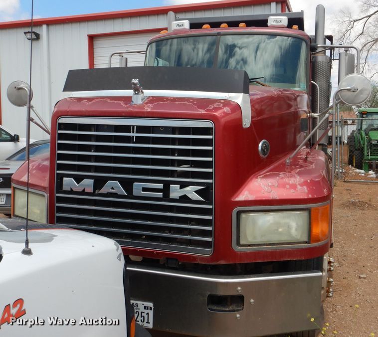 image for item DJ8843 2006 Mack CL733  dump truck