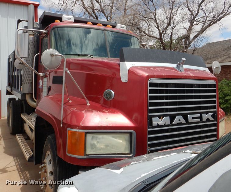 image for item DJ8843 2006 Mack CL733  dump truck