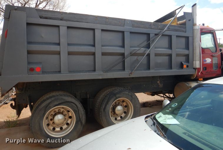 image for item DJ8843 2006 Mack CL733  dump truck