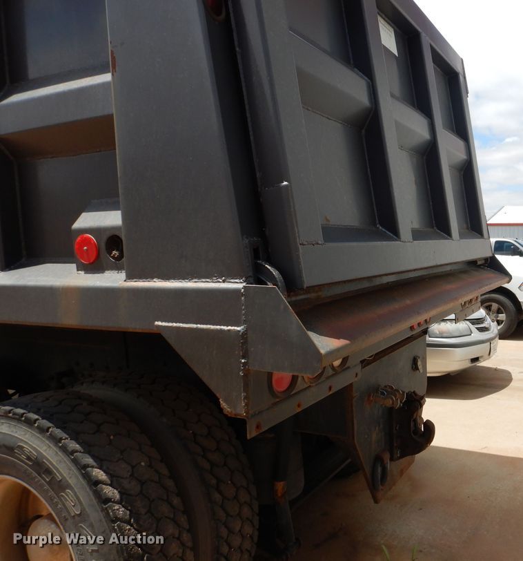 image for item DJ8843 2006 Mack CL733  dump truck