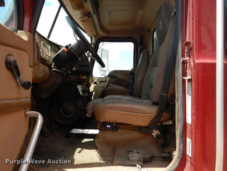 image for item DJ8843 2006 Mack CL733  dump truck