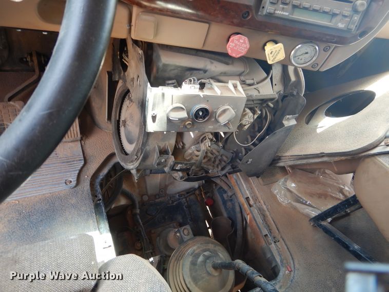 image for item DJ8843 2006 Mack CL733  dump truck