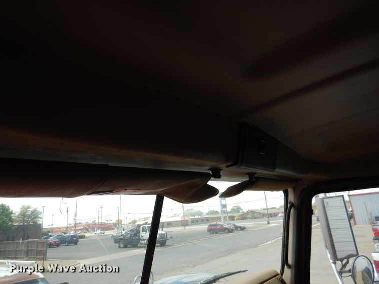 image for item DJ8843 2006 Mack CL733  dump truck