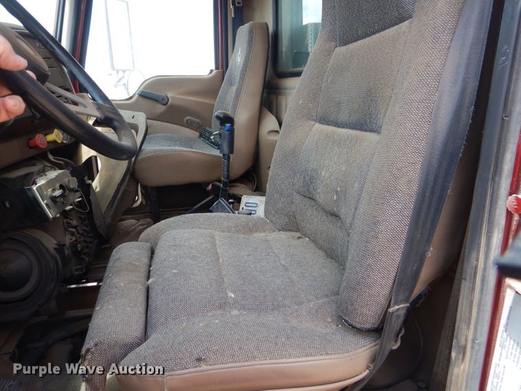 image for item DJ8843 2006 Mack CL733  dump truck