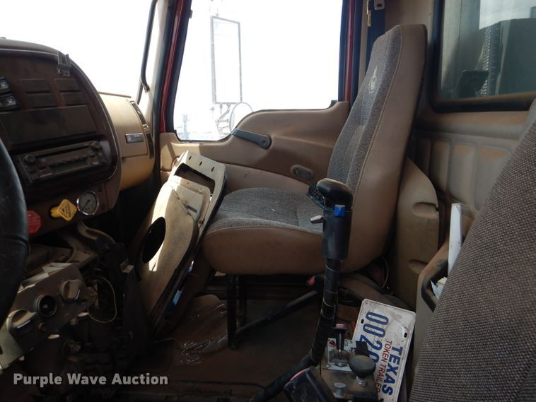 image for item DJ8843 2006 Mack CL733  dump truck