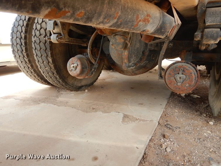 image for item DJ8843 2006 Mack CL733  dump truck