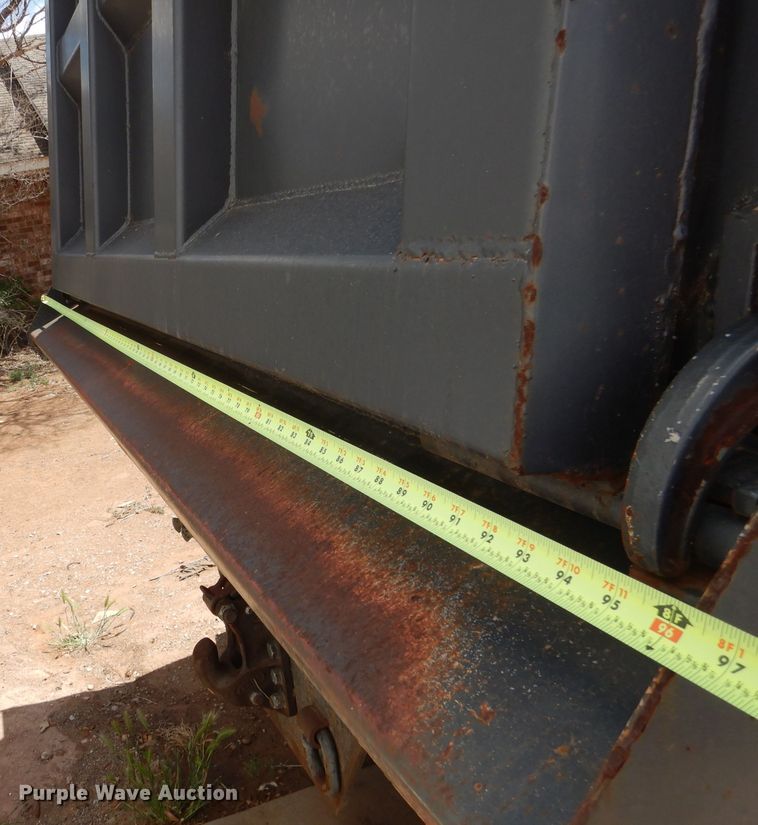 image for item DJ8843 2006 Mack CL733  dump truck