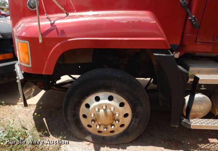 image for item DJ8843 2006 Mack CL733  dump truck