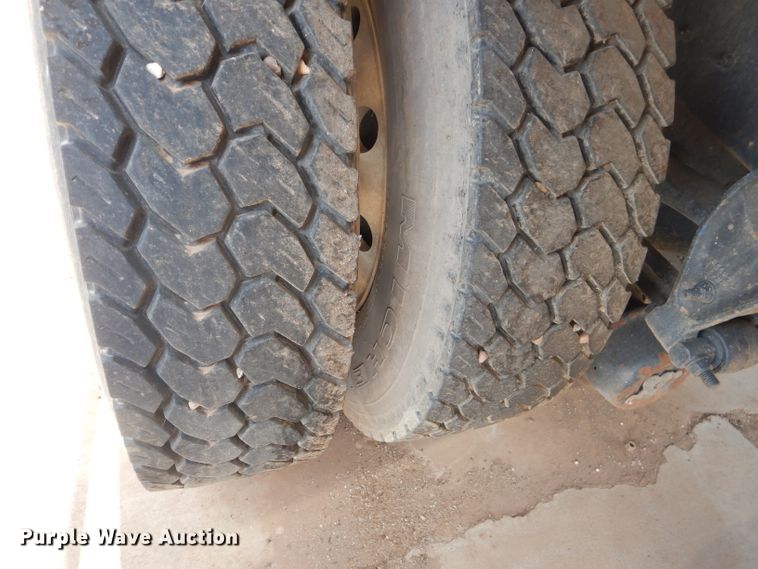 image for item DJ8843 2006 Mack CL733  dump truck