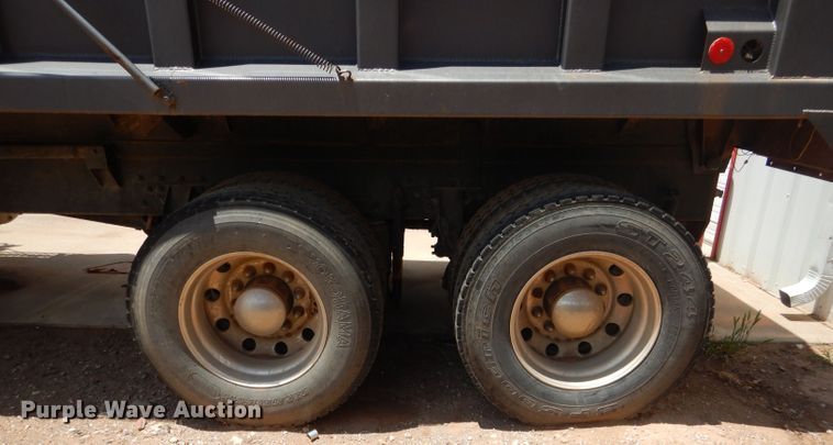 image for item DJ8843 2006 Mack CL733  dump truck