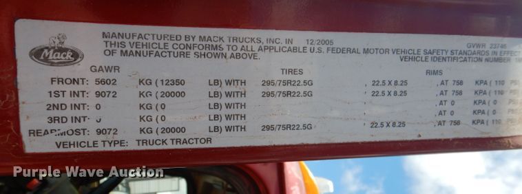 image for item DJ8843 2006 Mack CL733  dump truck