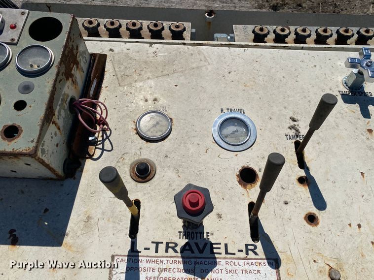 image for item DK6466 1997 HEM 12-27  slip form paver