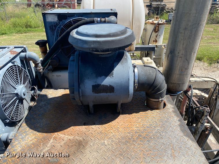 image for item DK6466 1997 HEM 12-27  slip form paver