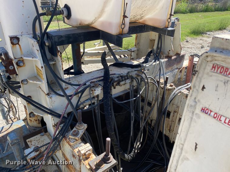 image for item DK6466 1997 HEM 12-27  slip form paver