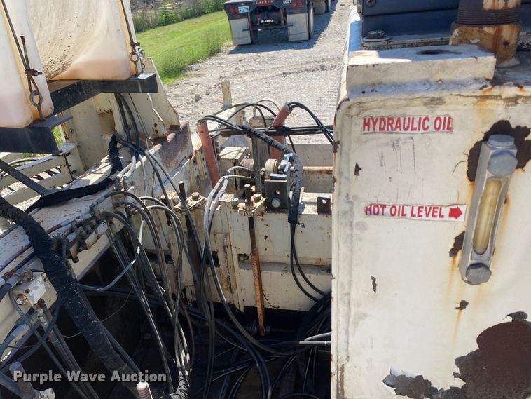 image for item DK6466 1997 HEM 12-27  slip form paver