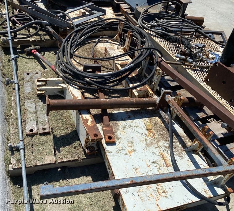 image for item DK6466 1997 HEM 12-27  slip form paver