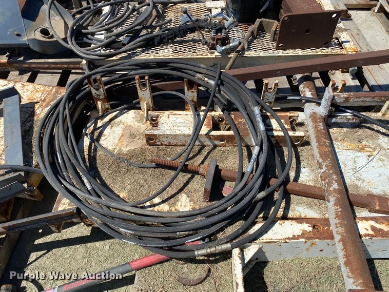 image for item DK6466 1997 HEM 12-27  slip form paver