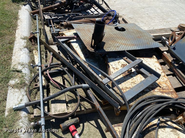 image for item DK6466 1997 HEM 12-27  slip form paver