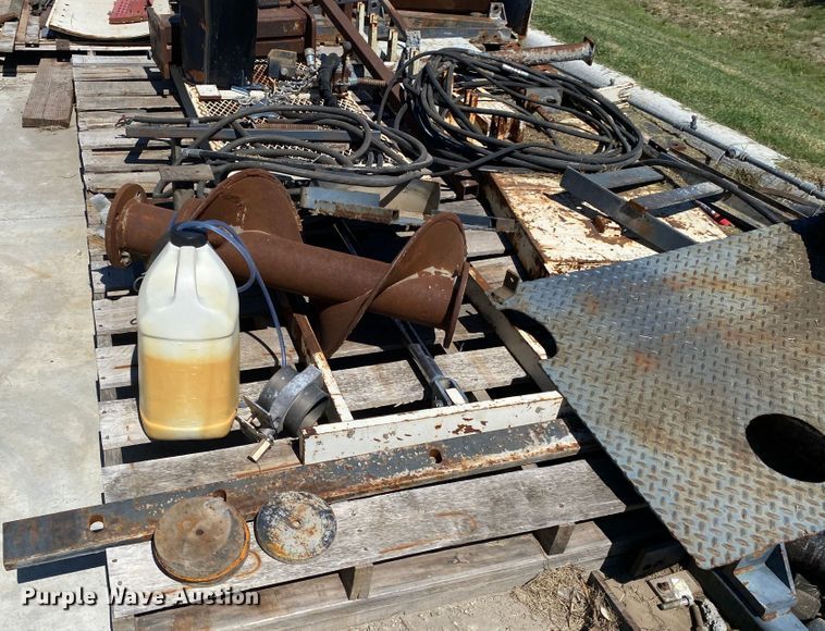 image for item DK6466 1997 HEM 12-27  slip form paver