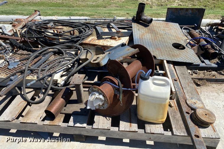 image for item DK6466 1997 HEM 12-27  slip form paver