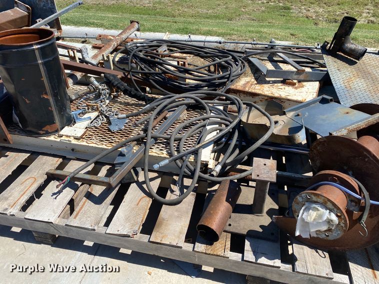 image for item DK6466 1997 HEM 12-27  slip form paver