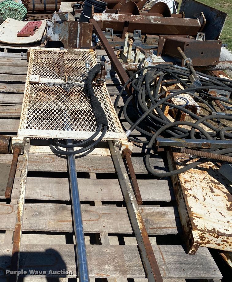 image for item DK6466 1997 HEM 12-27  slip form paver