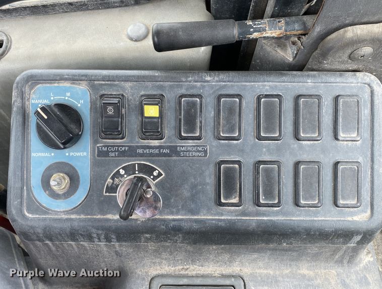 image for item DK6484 2002 Komatsu WA450-5  wheel loader