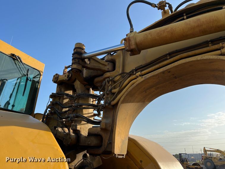 image for item DK7015 1987 Caterpillar 637E  conventional scraper