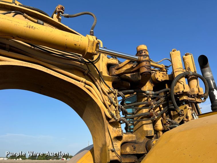 image for item DK7015 1987 Caterpillar 637E  conventional scraper