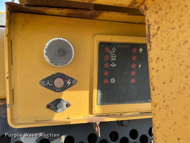 image for item DK7015 1987 Caterpillar 637E  conventional scraper