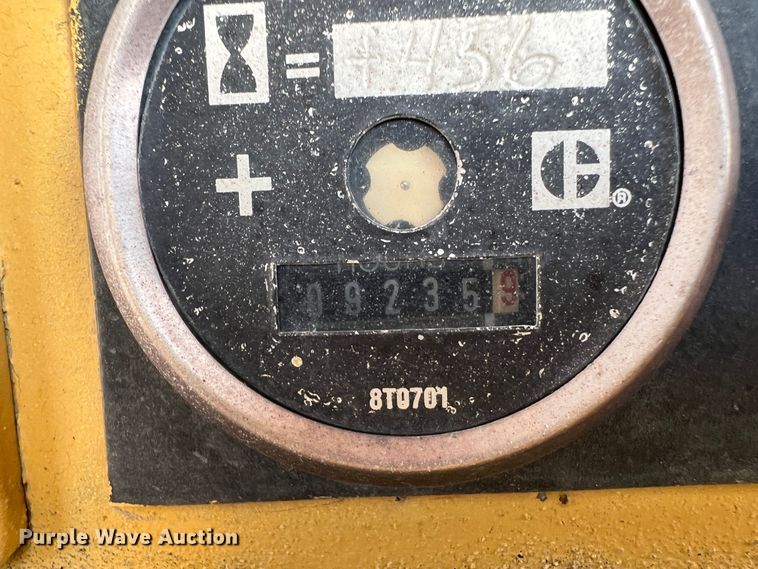 image for item DK7015 1987 Caterpillar 637E  conventional scraper