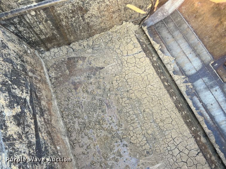 image for item DK7015 1987 Caterpillar 637E  conventional scraper