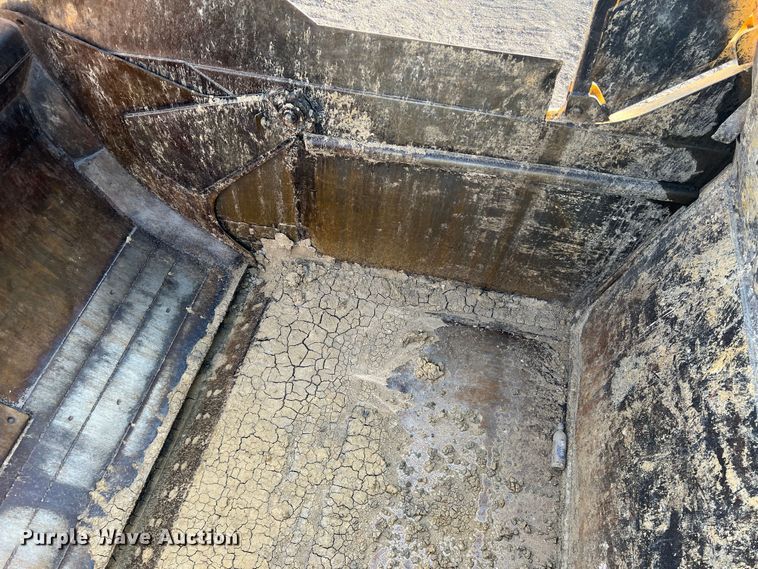 image for item DK7015 1987 Caterpillar 637E  conventional scraper