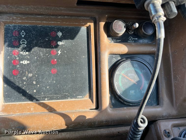 image for item DK7015 1987 Caterpillar 637E  conventional scraper