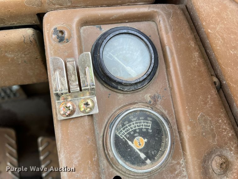 image for item DK7015 1987 Caterpillar 637E  conventional scraper