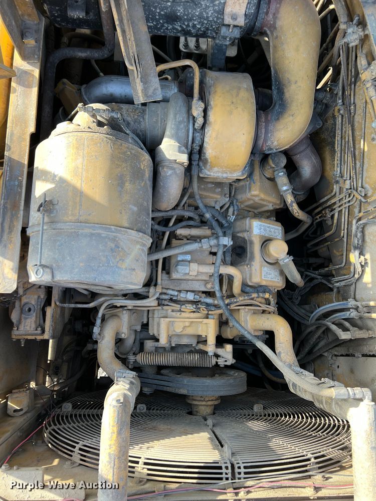 image for item DK7015 1987 Caterpillar 637E  conventional scraper