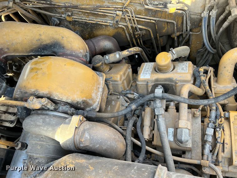 image for item DK7015 1987 Caterpillar 637E  conventional scraper