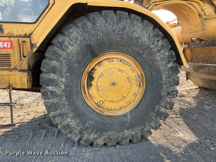 image for item DK7015 1987 Caterpillar 637E  conventional scraper