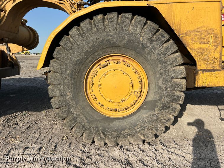 image for item DK7015 1987 Caterpillar 637E  conventional scraper