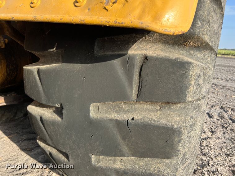 image for item DK7015 1987 Caterpillar 637E  conventional scraper