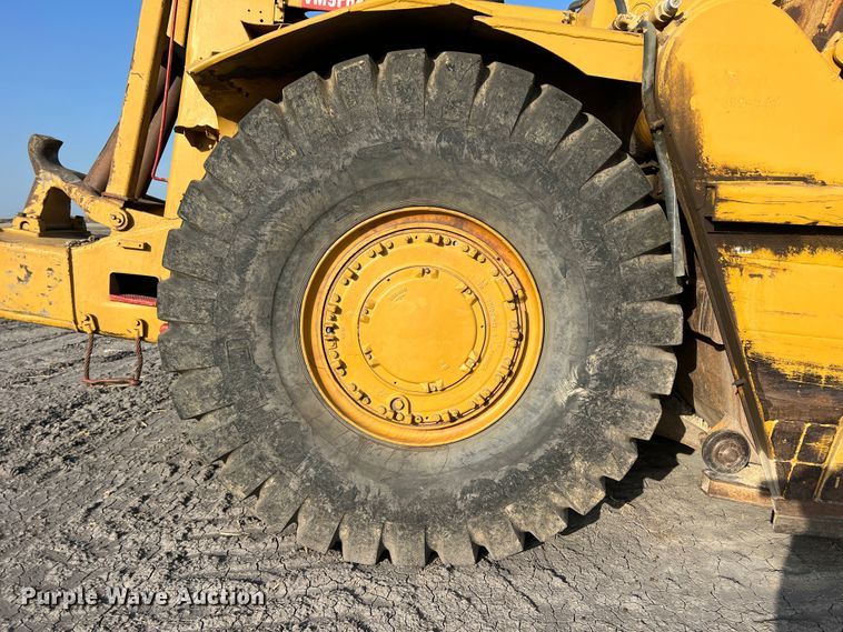image for item DK7015 1987 Caterpillar 637E  conventional scraper