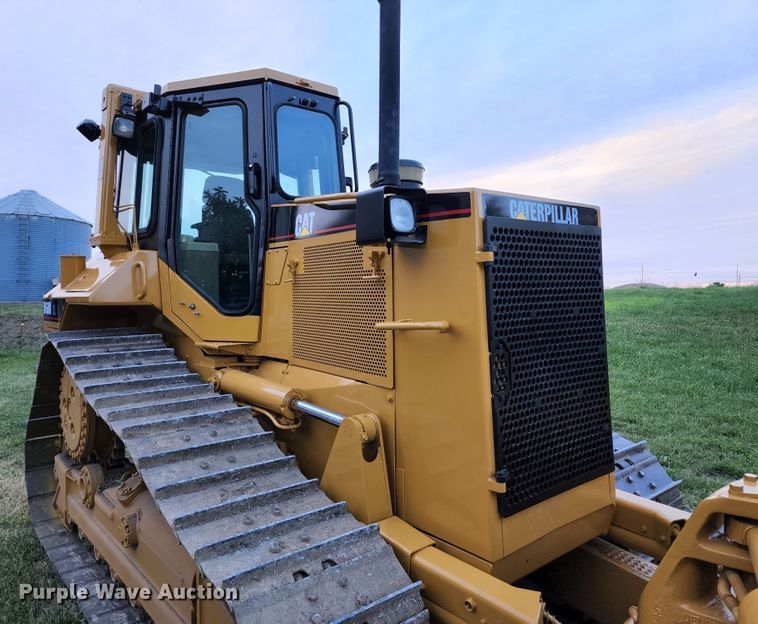 image for item DL6603 2002 Caterpillar D6M XL  dozer