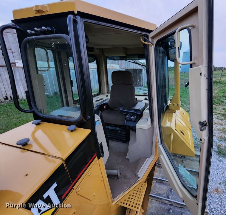 image for item DL6603 2002 Caterpillar D6M XL  dozer