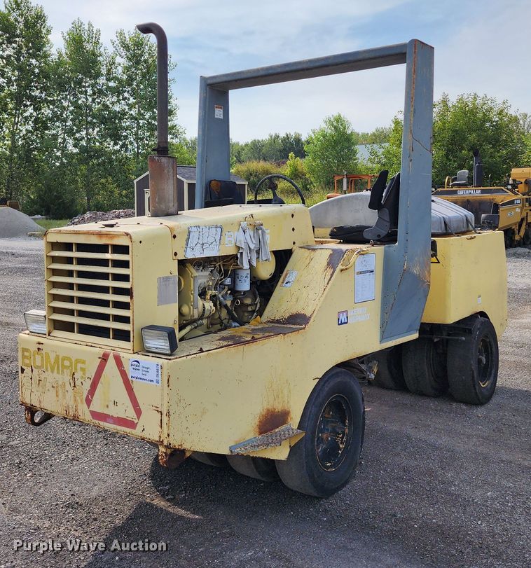 image for item DL6678 1997 Bomag BW11R  pneumatic roller