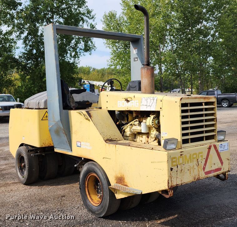 image for item DL6678 1997 Bomag BW11R  pneumatic roller