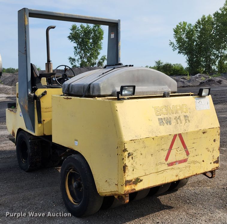 image for item DL6678 1997 Bomag BW11R  pneumatic roller