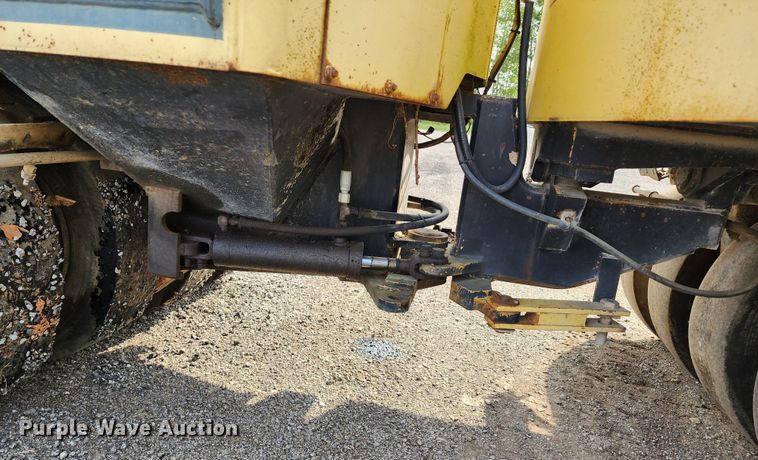 image for item DL6678 1997 Bomag BW11R  pneumatic roller