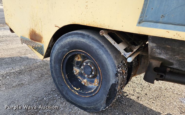 image for item DL6678 1997 Bomag BW11R  pneumatic roller