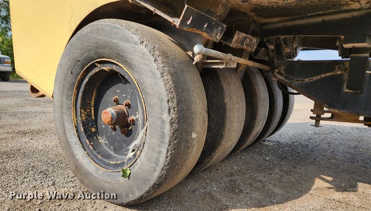 image for item DL6678 1997 Bomag BW11R  pneumatic roller